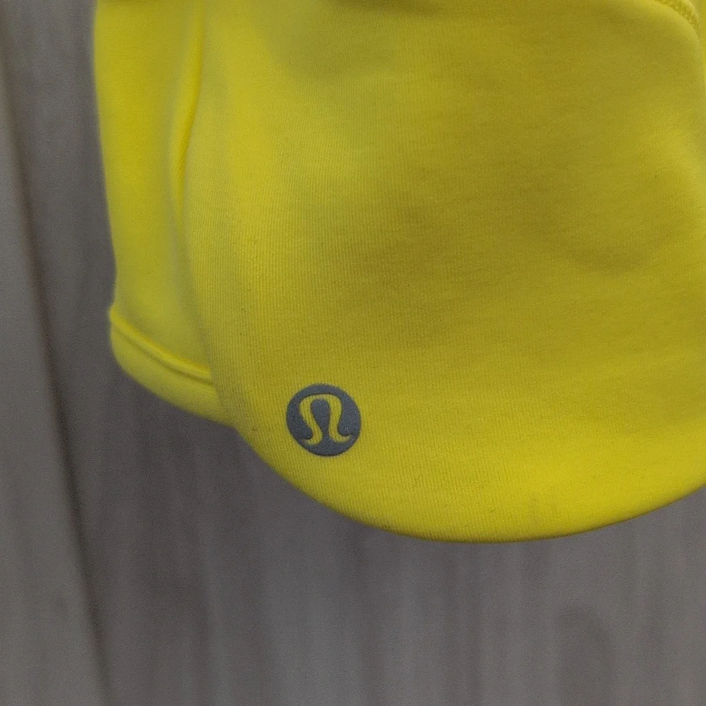 Bright RUNNING Hat With reflection - Picture 4 of 4